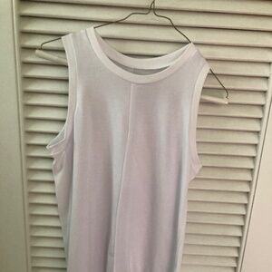white sleeves shirt